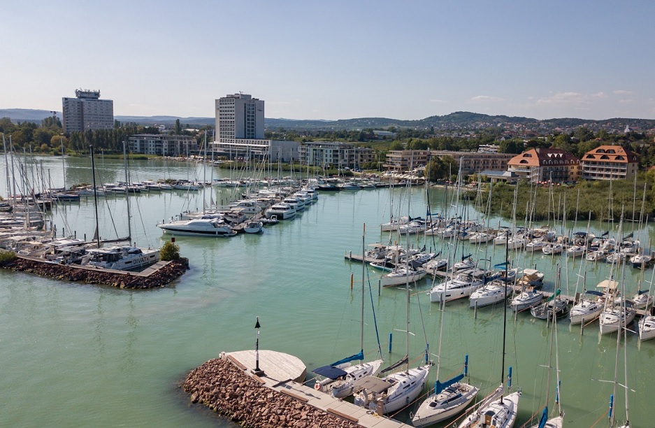 Jachting na Balatone. Foto - BOAT IT UP